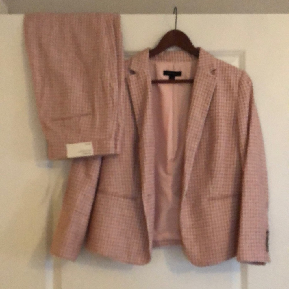 Ann Taylor Pink Houndstooth Pantsuit Jacket and Trousers sz 8 preowned